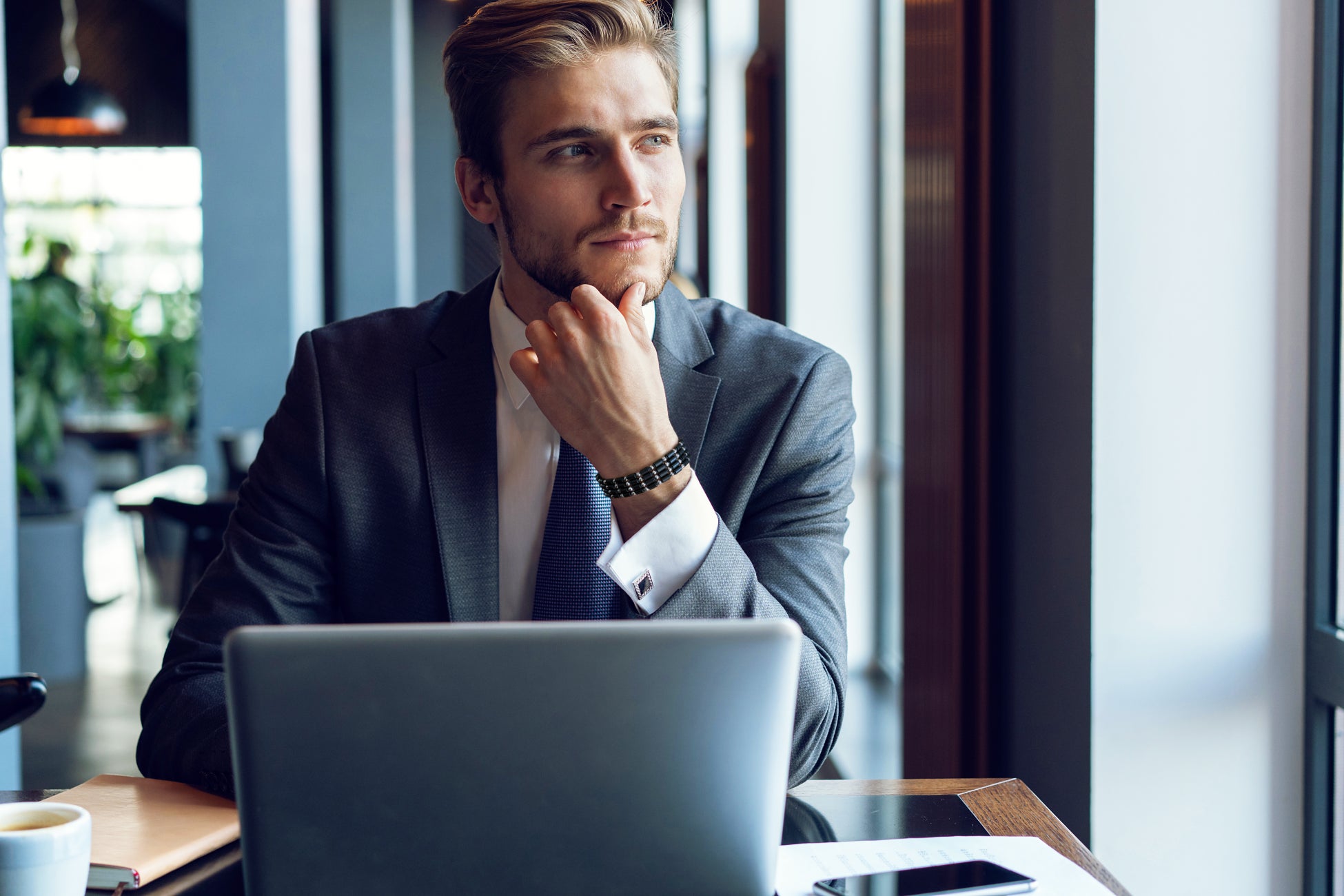 自衛官や消防士、ダイバーも愛用!”圧倒的耐荷重100kg” 重装備を掛けるタフ設計【ヘビーハンガー100】2025年10月1日新発売!重装備を安心して“掛けて魅せる!