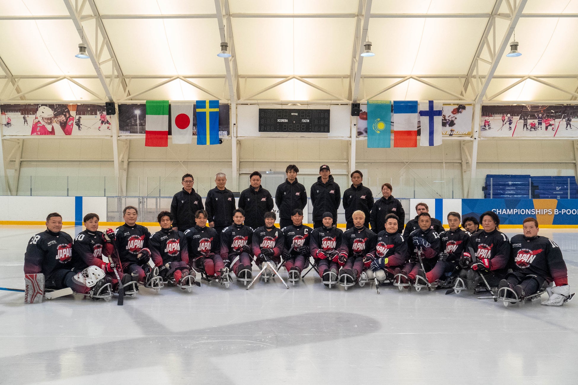 アニメ『ジョジョの奇妙な冒険 スターダストクルセイダース』とELEMENTがコラボしたスケートボードデッキがプレミアムバンダイに登場