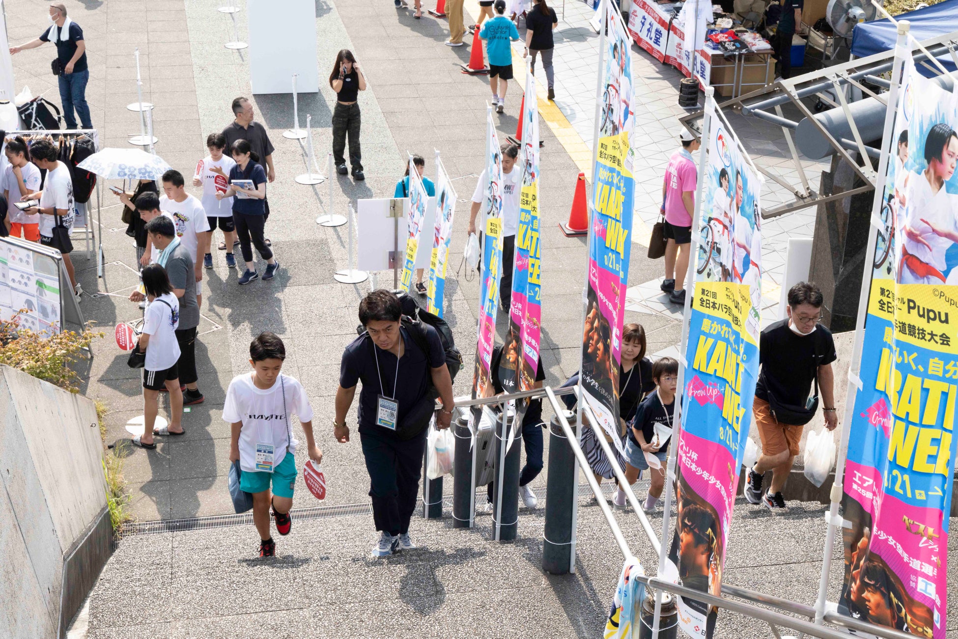 札幌大学が10月18日に「第1回ニュースポーツ体験交流会」を開催 ― モルックやダブルディスクコートなどを気軽に体験