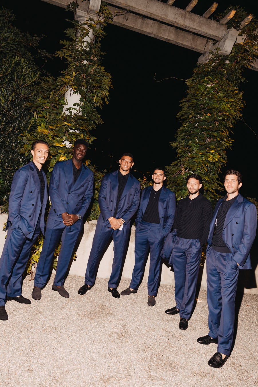 ブリオーニ、「コモ1907」とのパートナーシップを記念し祝賀イベントを開催