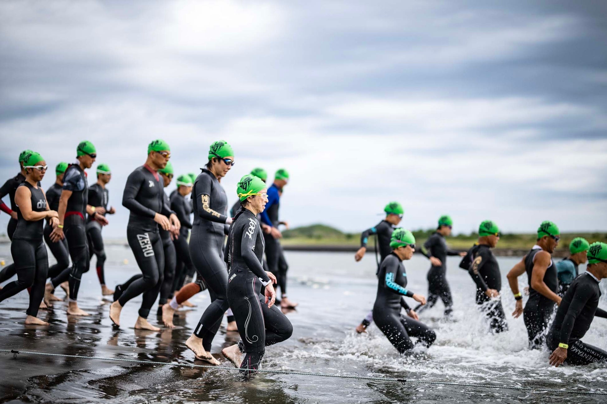 スキー日本代表チーム「SNOW JAPAN」2025-2026オフィシャルユニフォームを提供