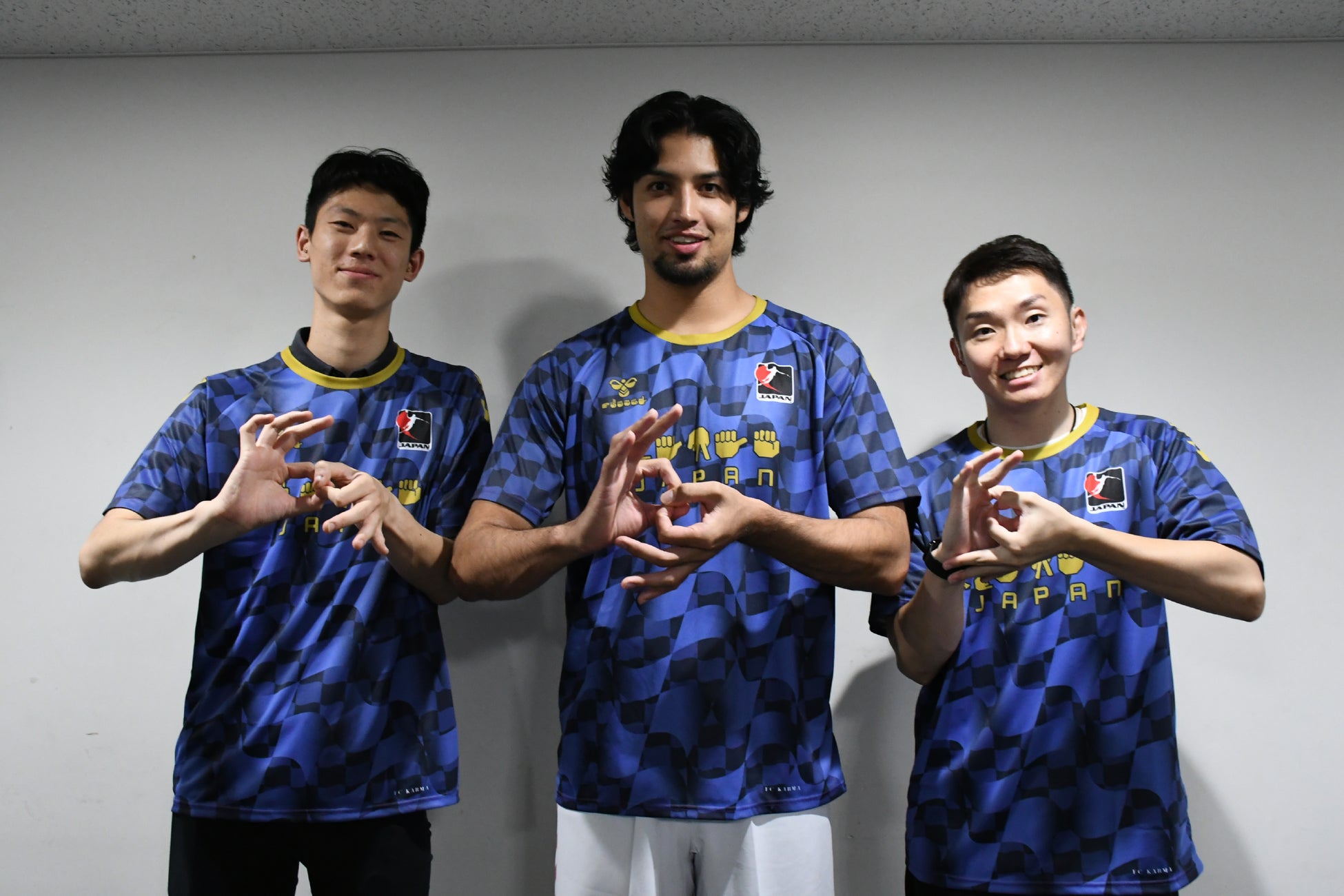 ヒュンメルがデフハンドボール男子日本代表、手話の入った代表ユニフォームを発表!