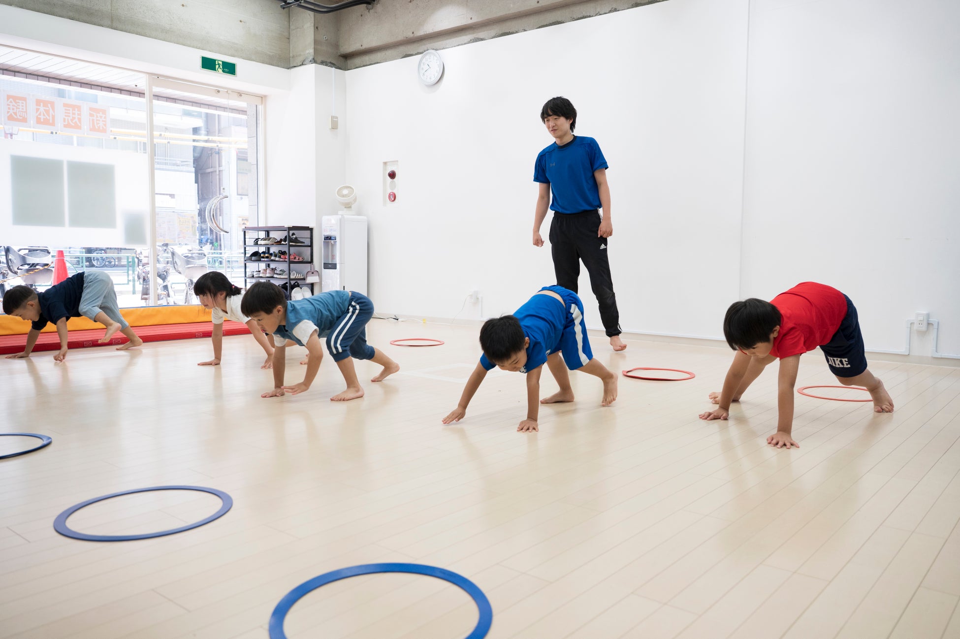 【参加募集中】大好評「くま歩き×体幹」集中講座を11月開催！遊びながら体の土台を育てよう｜からスポ 茗荷谷校