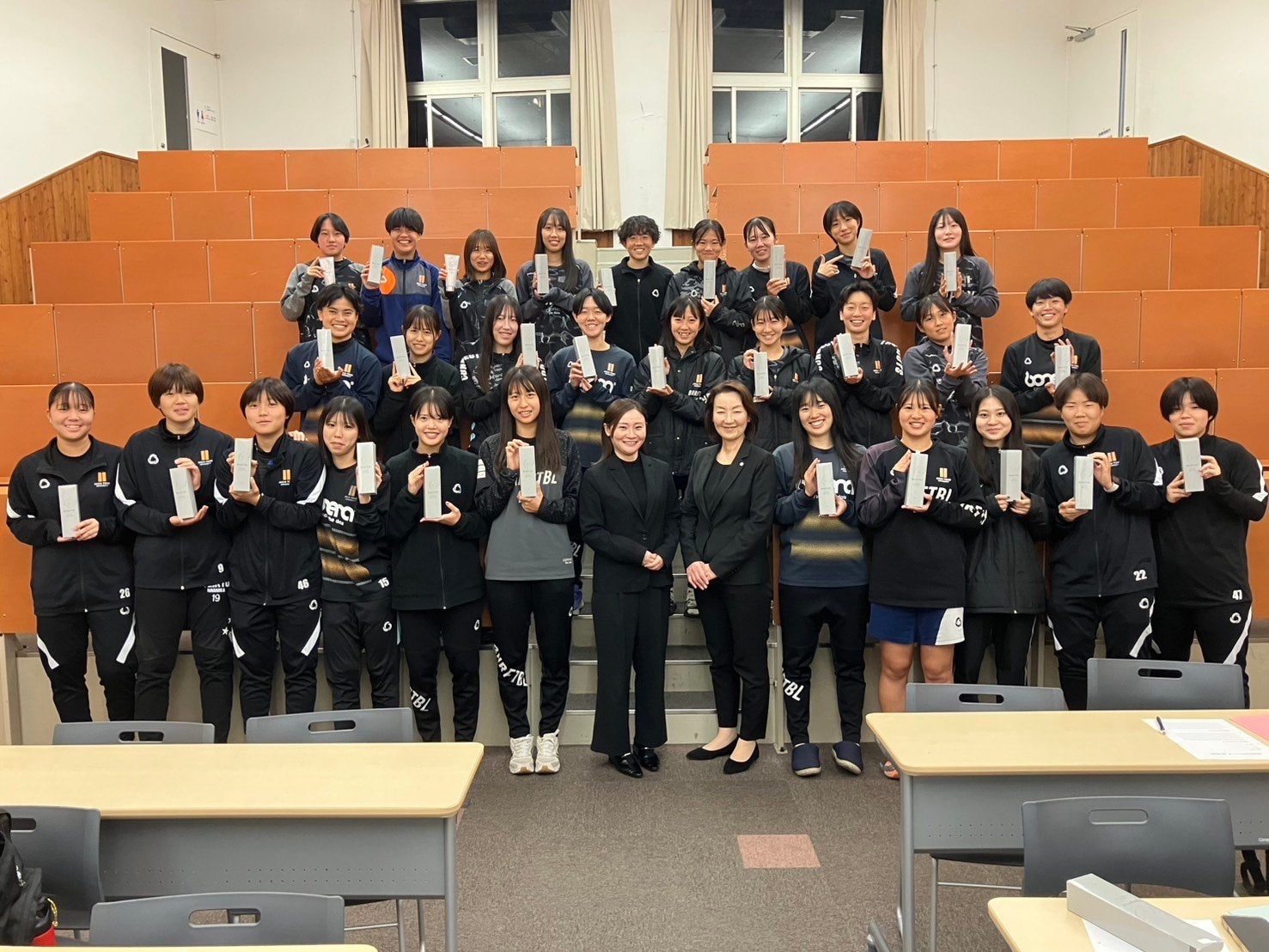 「いい夫婦の日」に地域コラボ。湘南ベルマーレフットサルクラブと地元ブライダル協議会が「結婚の良さ」を伝える観戦試合を開催。