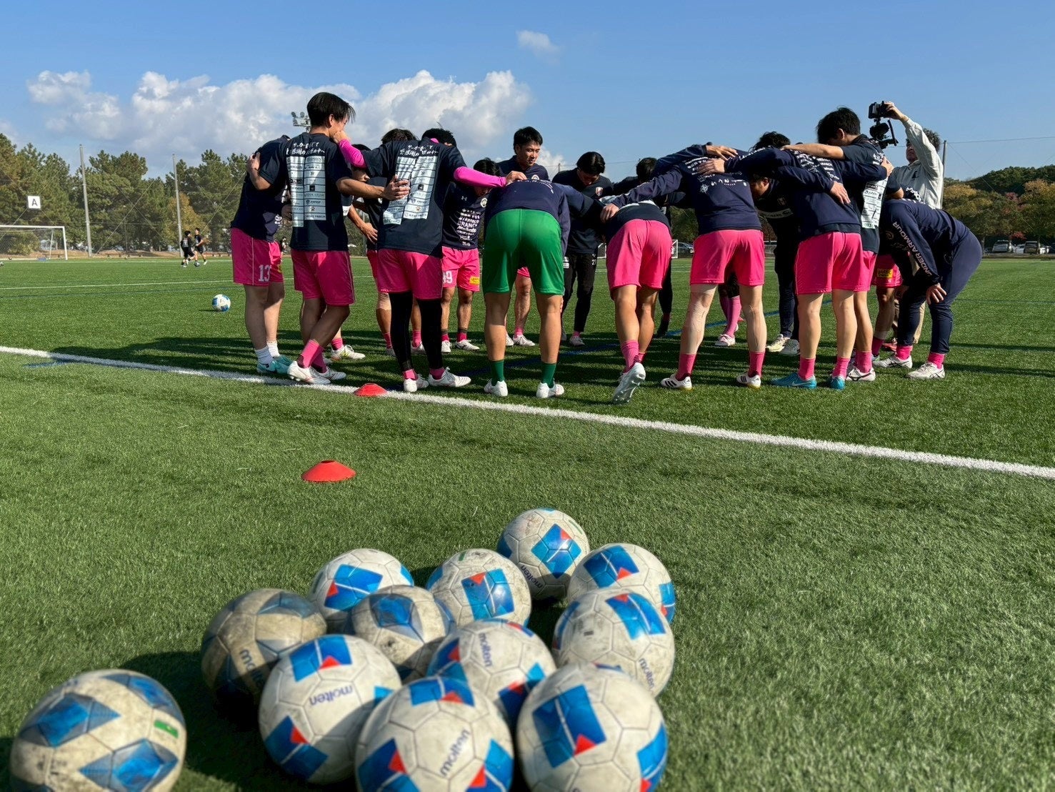 【東京2025デフリンピック結果速報】日本代表のグループステージ突破が決定!東京パワーテクノロジー 2026年度入社予定内定者 瀧澤諒斗選手 デフサッカー グループステージ第2戦 先発出場