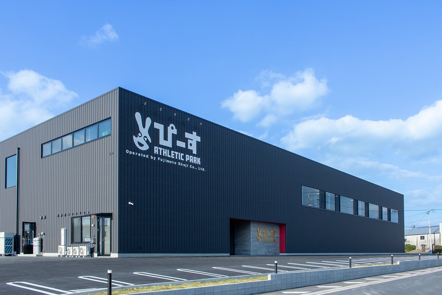 熊本に“みんなで跳んで、登って、笑う”屋内アスレチック誕生！