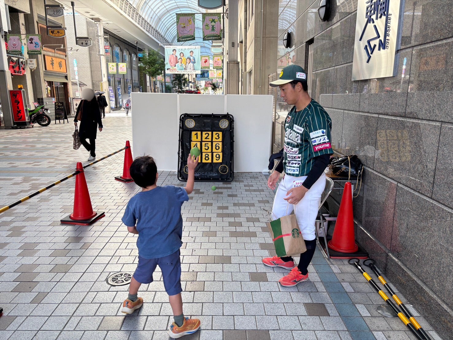 【香川オリーブガイナーズ】街全体がスタジアムに、大規模地域連携イベント「たかまつ元気DAY! 2025」に長嶺・松尾選手が参加