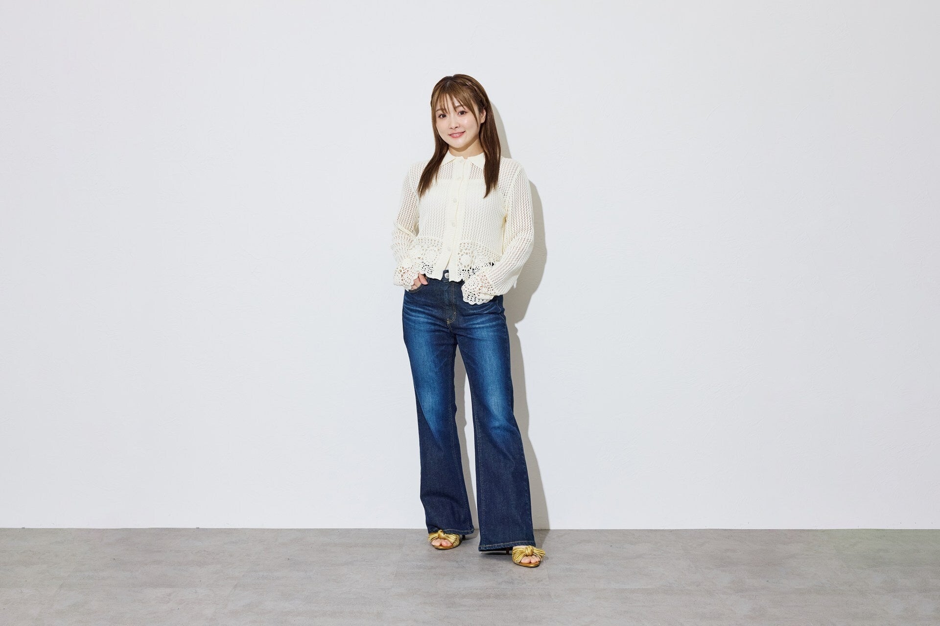 女子プロレス「スターダム」なつぽい選手 × デニムブランド「SOMETHING」初コラボ小柄スポーツ女子におくる“魔法のデニム”「POI FLARE」発売！