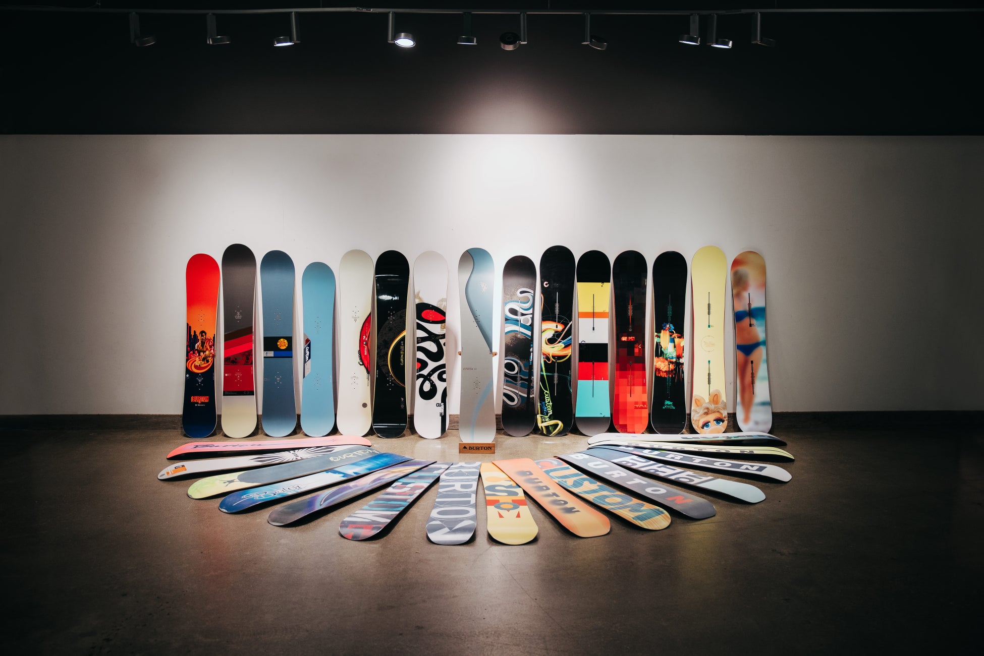 30年間に渡って進化を続けてきた、ザ・オールラウンドボード　Custom 30周年記念モデル　12月4日（木）より販売