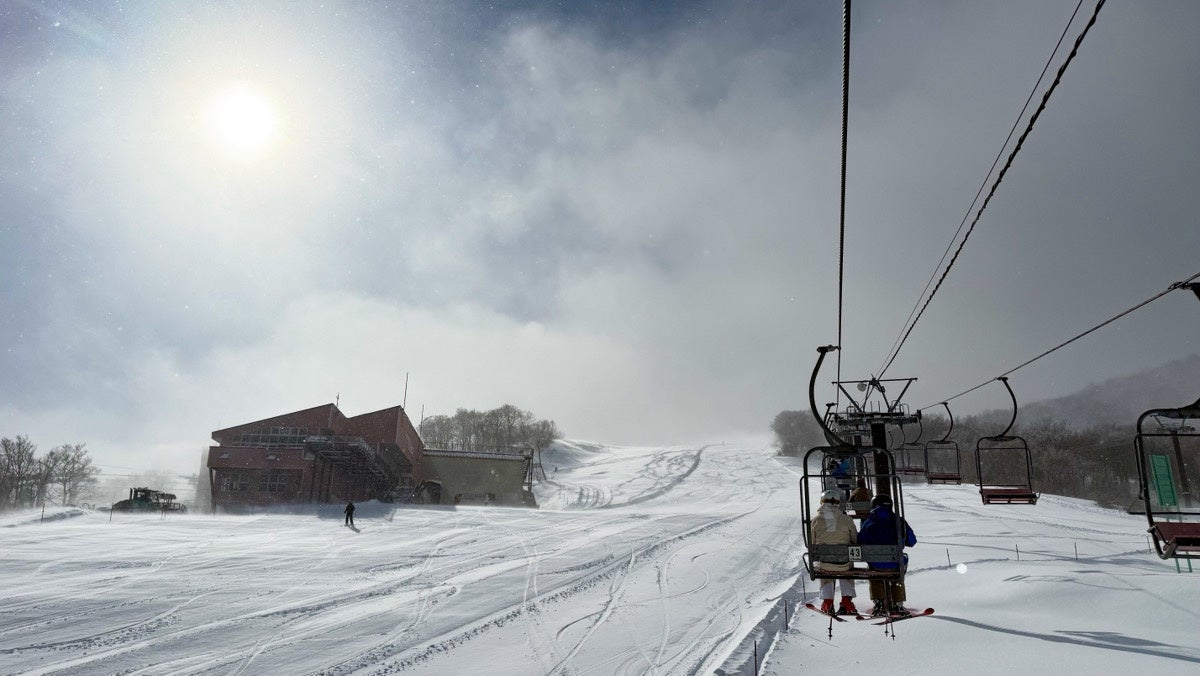 白馬村スキー場、パウダースノーで2025-2026シーズンイン！！五竜55周年や新エリア誕生などこの冬の話題を一挙公開