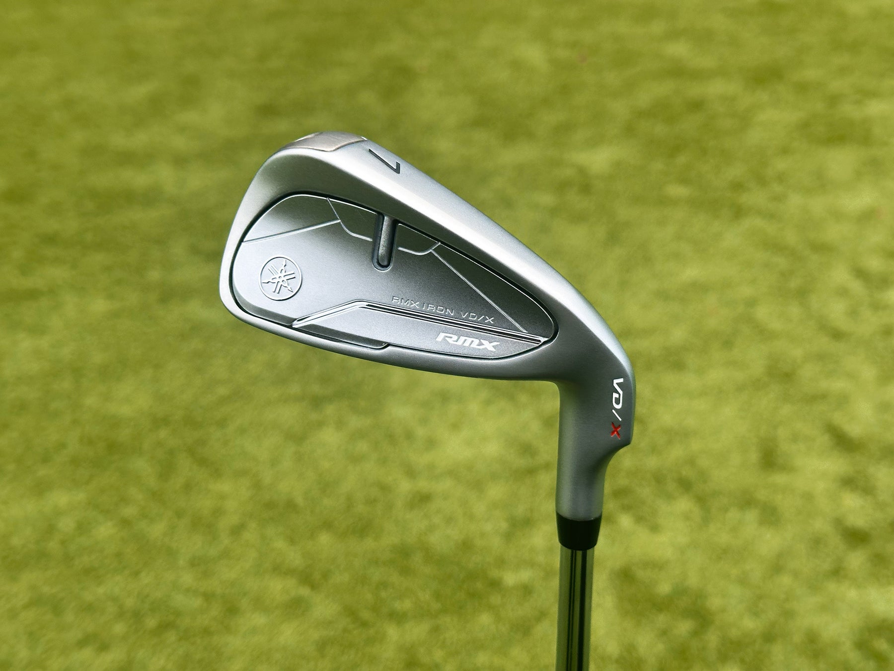 ミート率と方向安定性にこだわった“振り切れる”特別仕様が登場　ヤマハ ゴルフクラブ『RMX VD/X アイアン Steady Version』