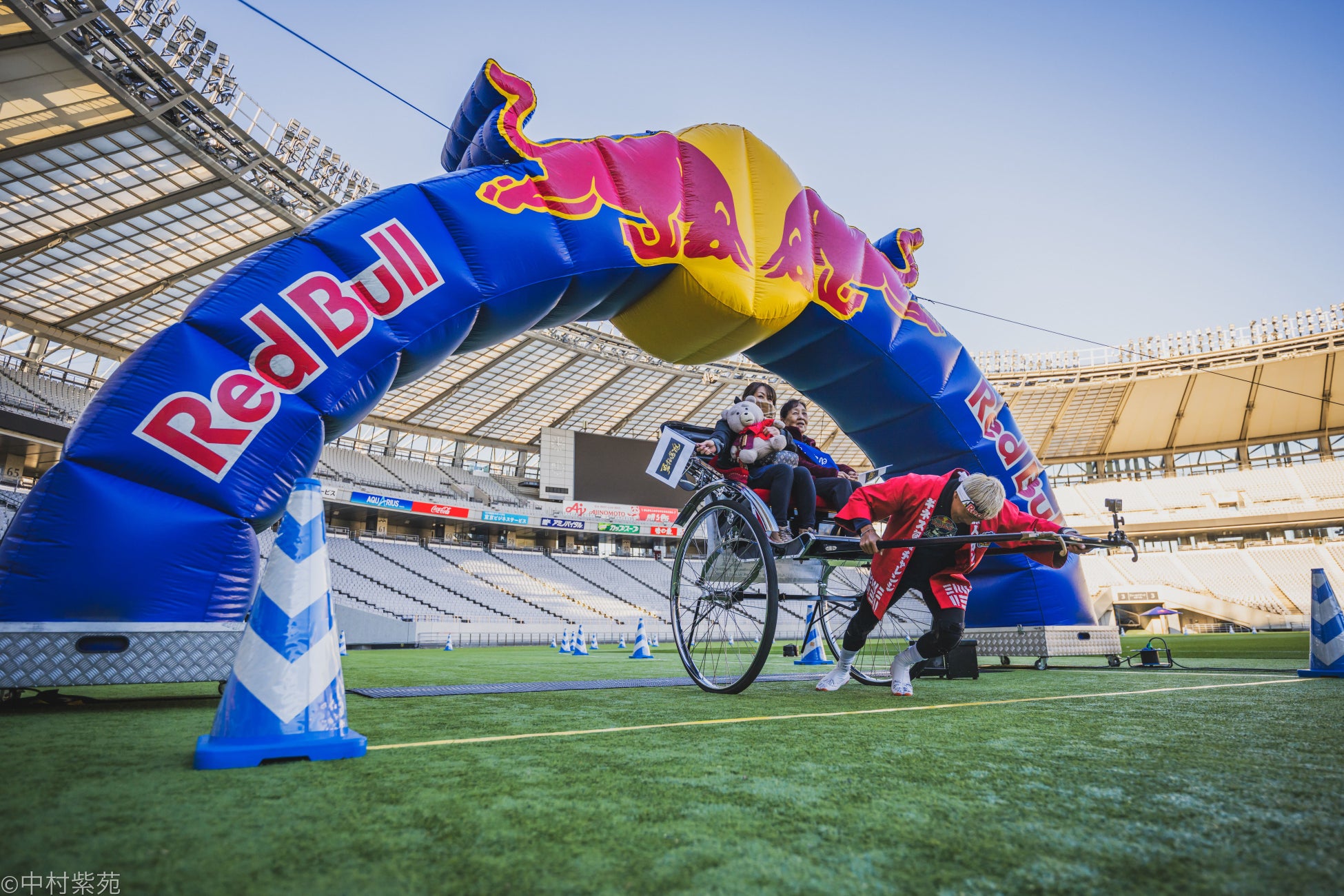 ガンプ鈴木がギネス世界記録™達成　24時間で人力車129.733kmを走破