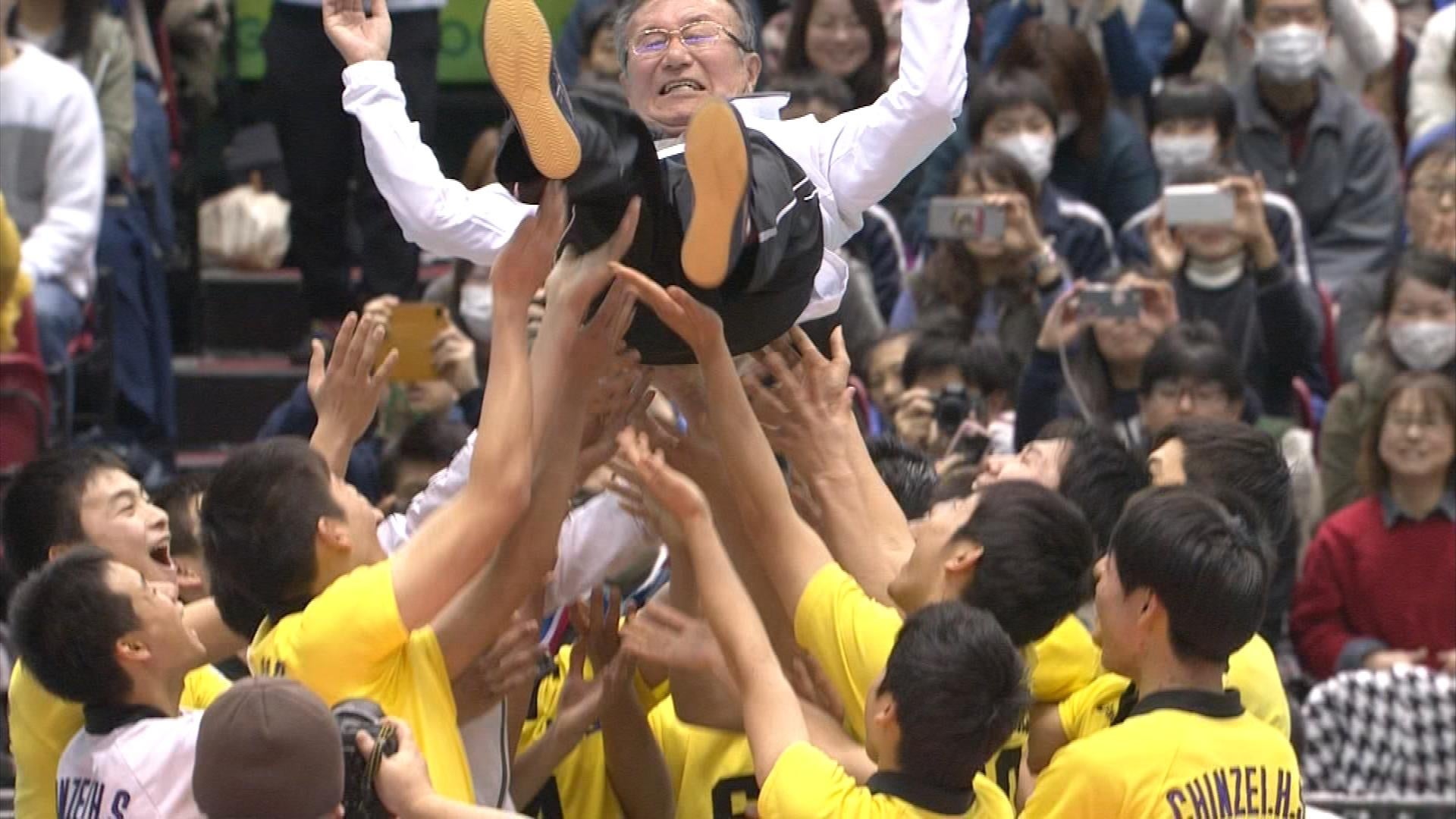 春高バレー制覇までの道のりを追ったドキュメンタリー番組を再放送　ことし11月に急逝した名将を偲び…追悼企画　【テレビ熊本】