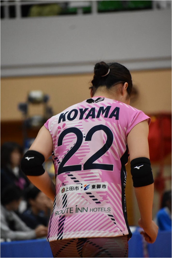 【長野県東御市】女子バレーボールチーム「信州ブリリアントアリーズ」公式ユニフォームに市名広告を掲載