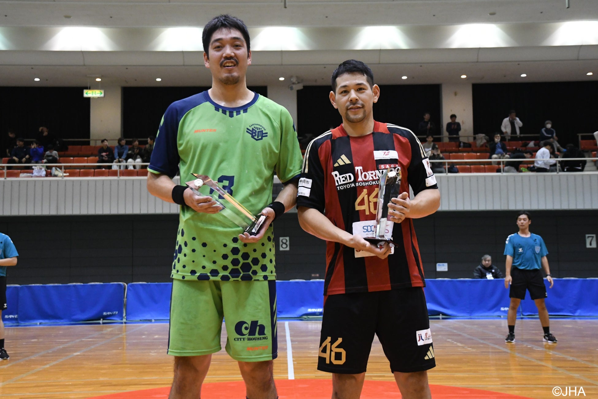 【ハンドボール】男子4選手の日本代表・国際試合、節目の出場を表彰