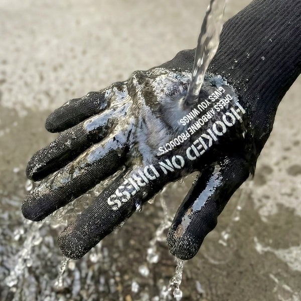 濡れないから、冷えない。“水に触れる前提”で作られた、釣具ブランド発の防水ニットグローブ