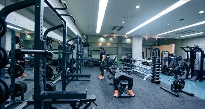 【城西国際大学】株式会社QUICK GYMの協力でトレーニングルームがリニューアルオープン