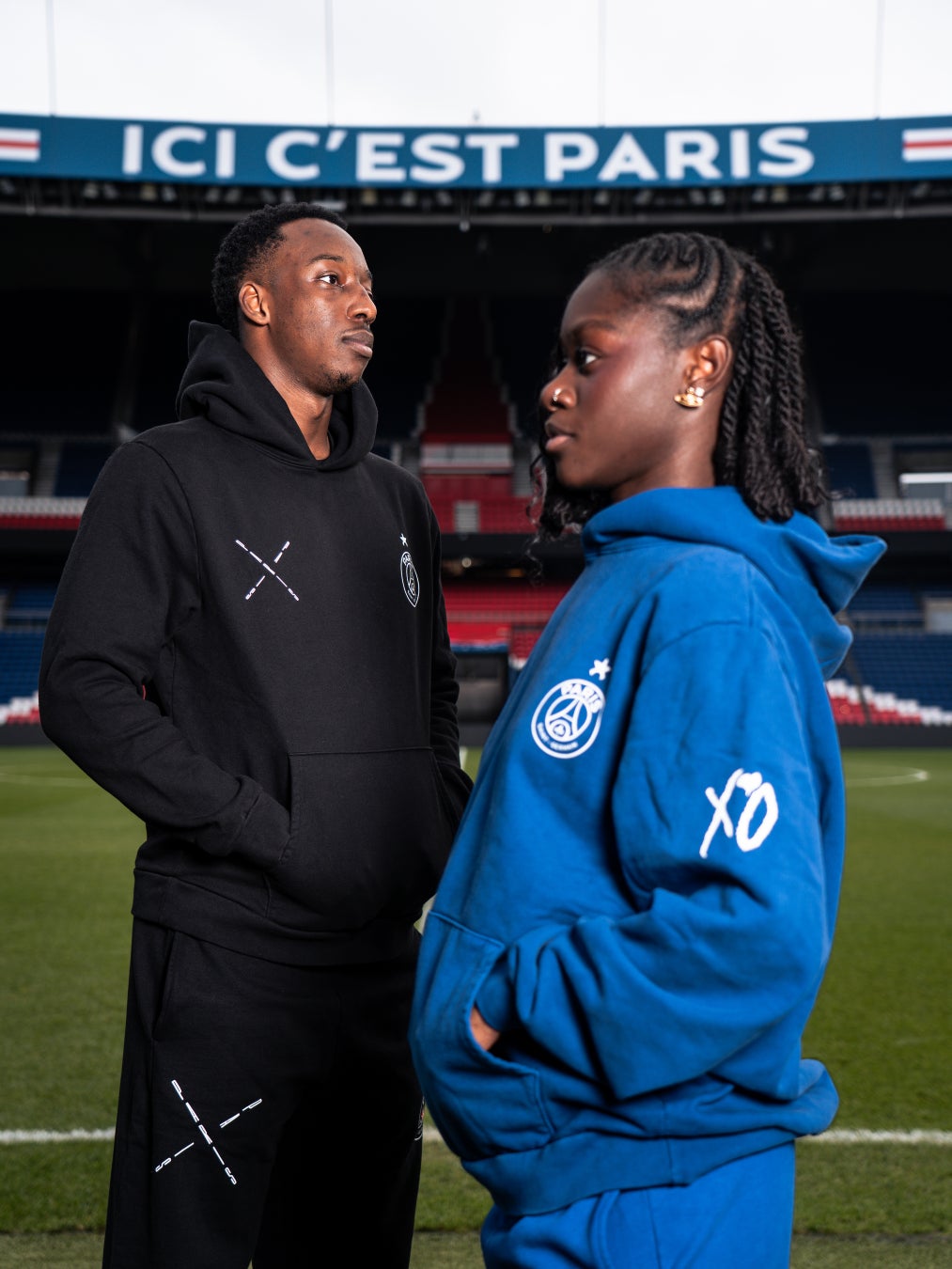 【PSG（パリ・サンジェルマン） × XO：沈黙が綴る、新たな正典】The Weekndが率いるライフスタイルレーベル「XO」との限定カプセルコレクションを1月16日（金）にローンチ。