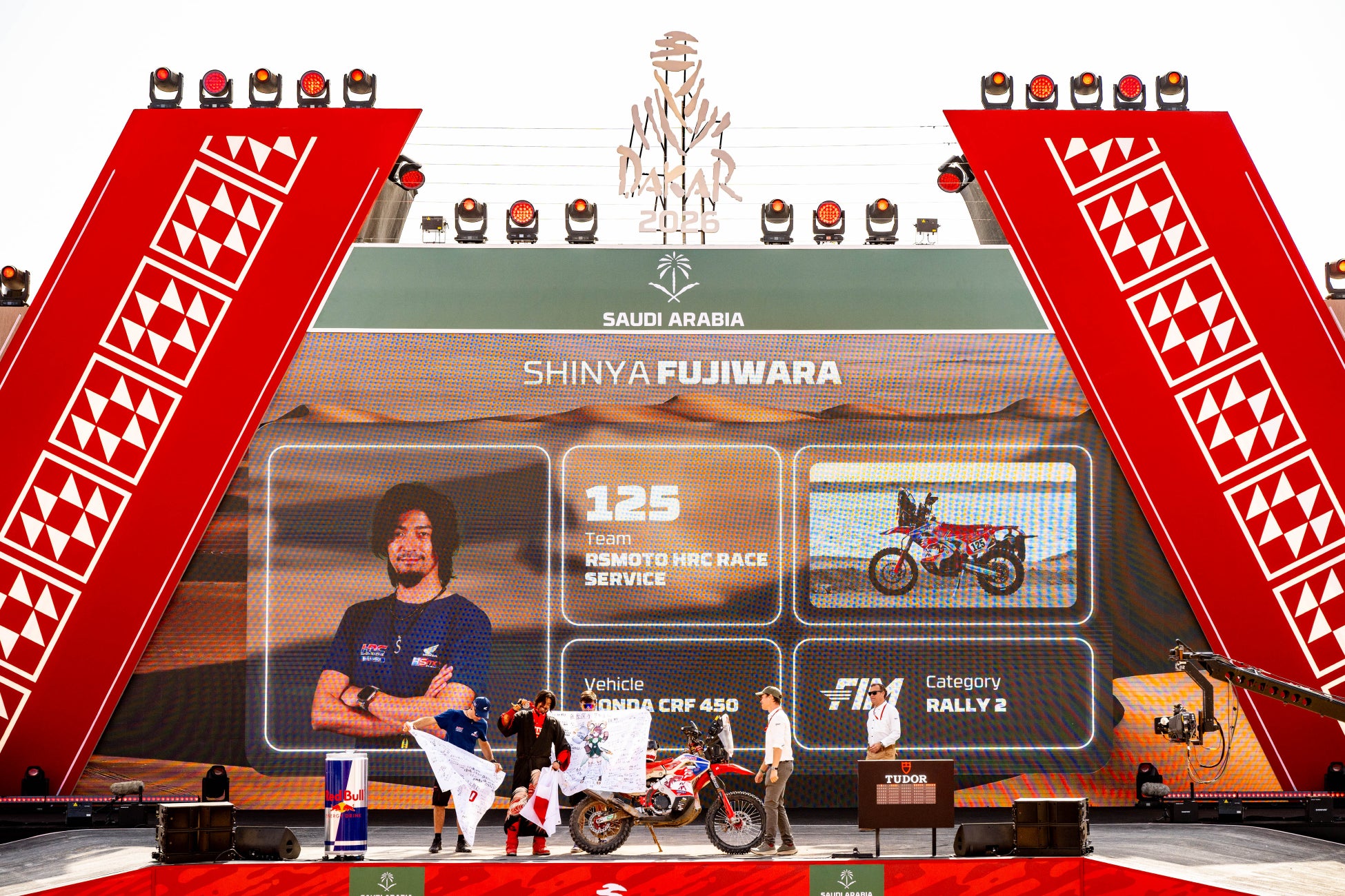 藤原慎也、世界一過酷な「ダカール・ラリー」に初挑戦15日間 7,983kmを走破し、見事完走を果たす！