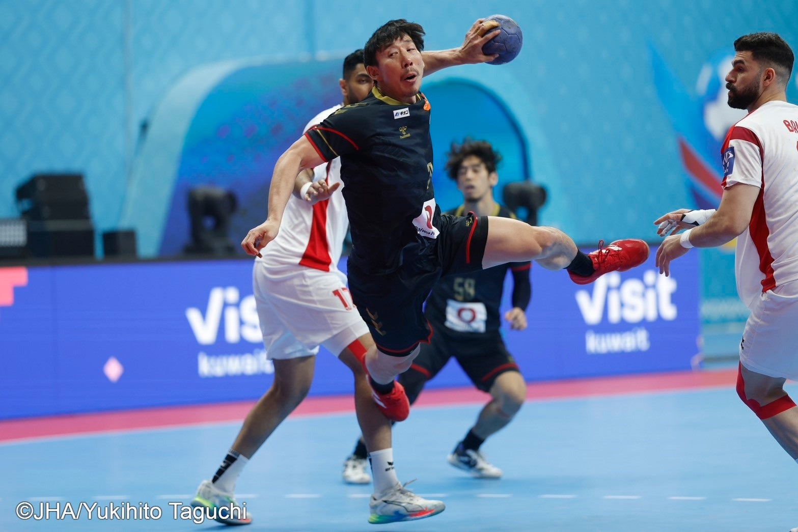 【マッチレポート】反撃の糸口を探るも及ばず、準決勝は悔しい敗戦《第22回男子ハンドボールアジア選手権》