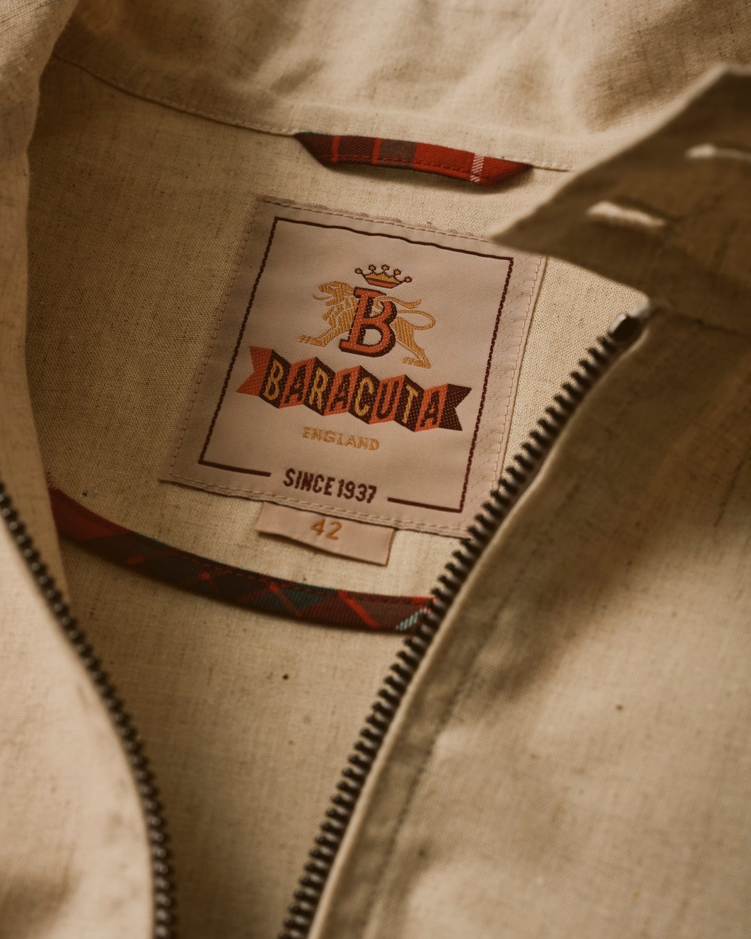 JOURNAL STANDARD relumeがBARACUTAと初別注。名作G4を裾スピンドル×綿麻素材で再構築