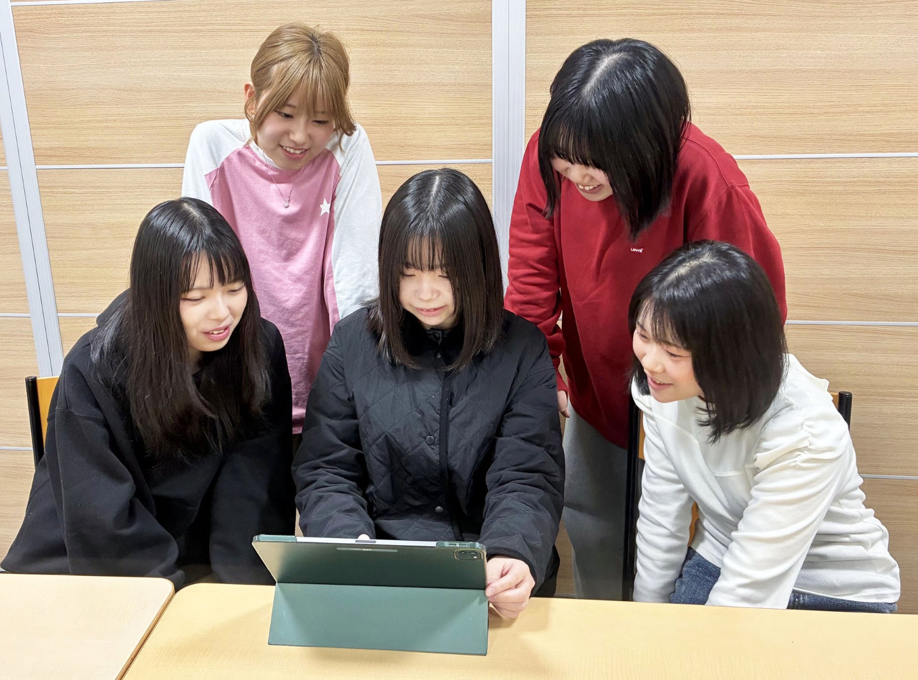 【名古屋グランパス】あいち造形デザイン専門学校×名古屋グランパス学生連携企画！3/14（土）ヴィッセル神戸戦にて全選手イラスト化イベント開催決定！