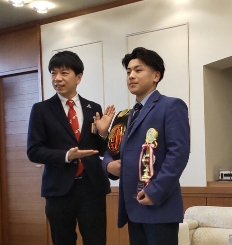 大久保選手！ チャンピオンおめでとうございます！！～高校生らしい素顔を見せてくれた市長報告～