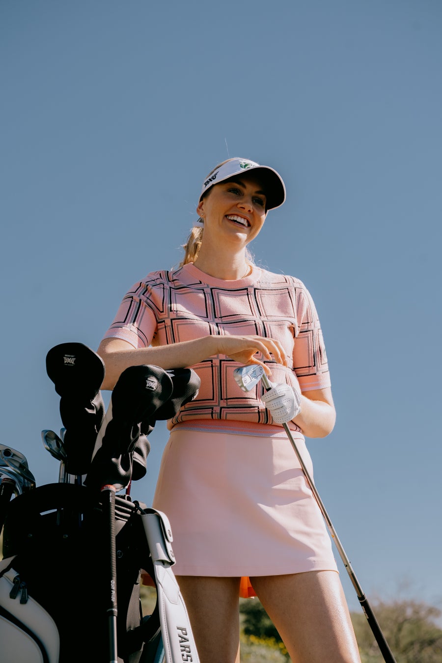 PXG、LPGAツアープロ オリビア・コーワン選手と契約