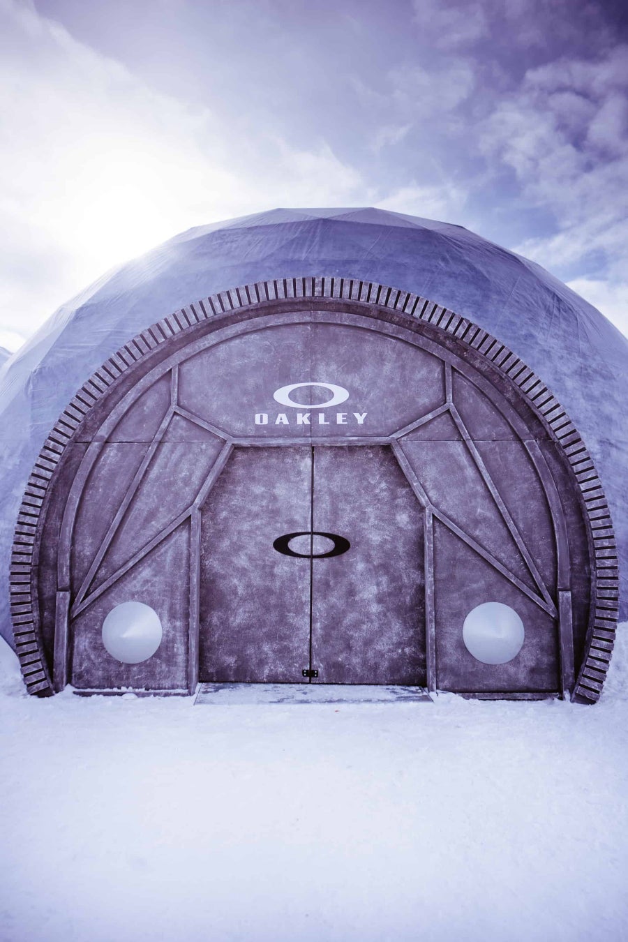 オークリーのFLOWPARKとOUTPOSTがリヴィーニョに登場