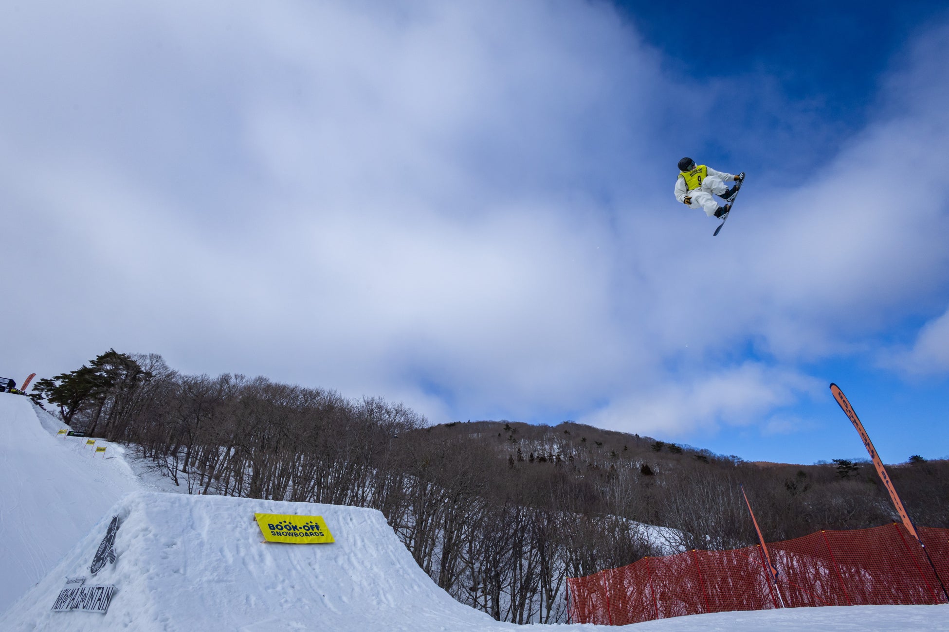 日本一を決める戦い「第32回全日本スキー選手権ネコマ マウンテン大会スノーボード競技・種目ビッグエア」を開催しました｜2026年2月26日