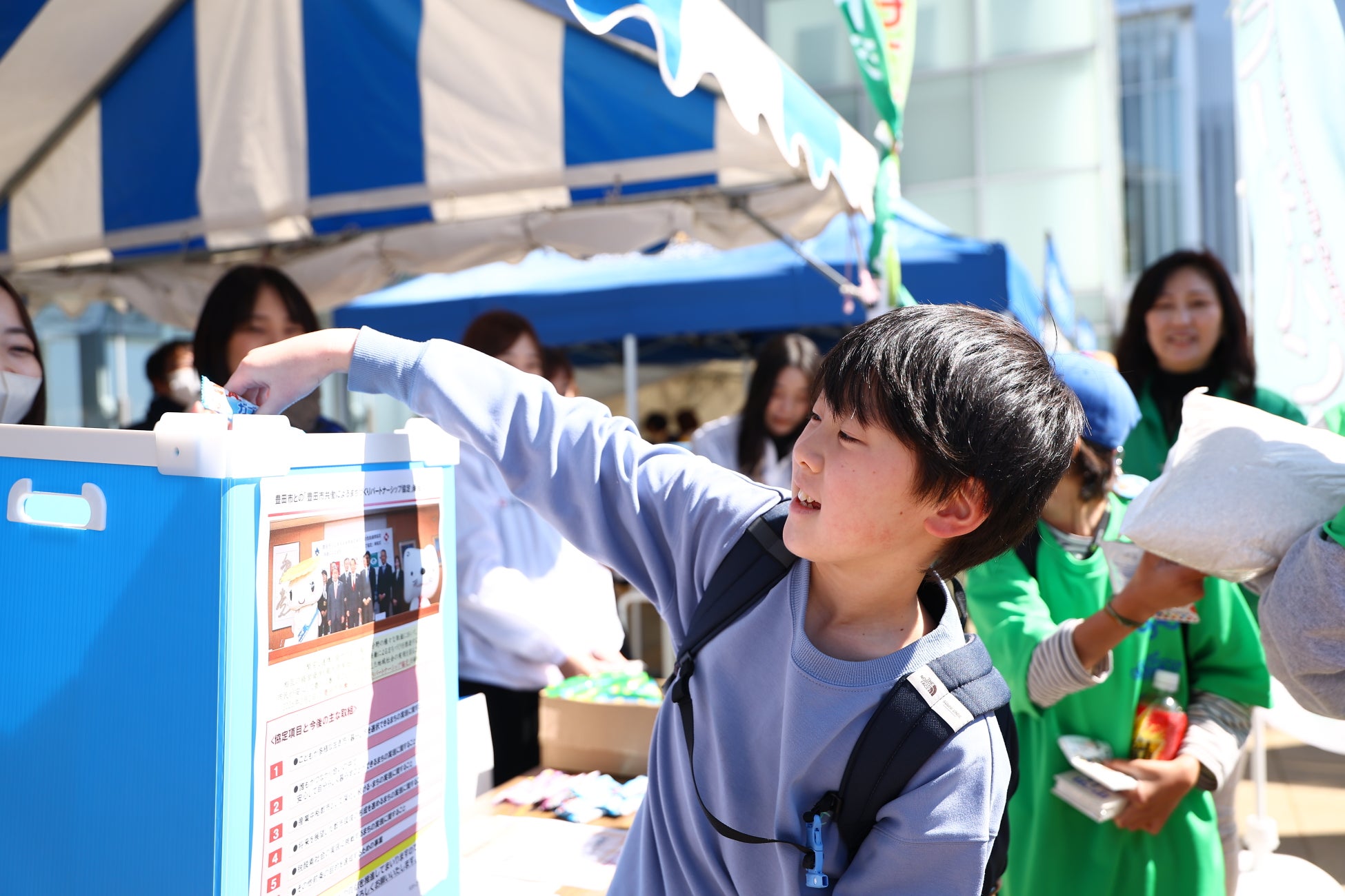 【シーホース三河】314.4kgの食料品を地域へ。日本生命と共同でフードドライブを実施し、子ども食堂や困窮世帯への寄贈を報告