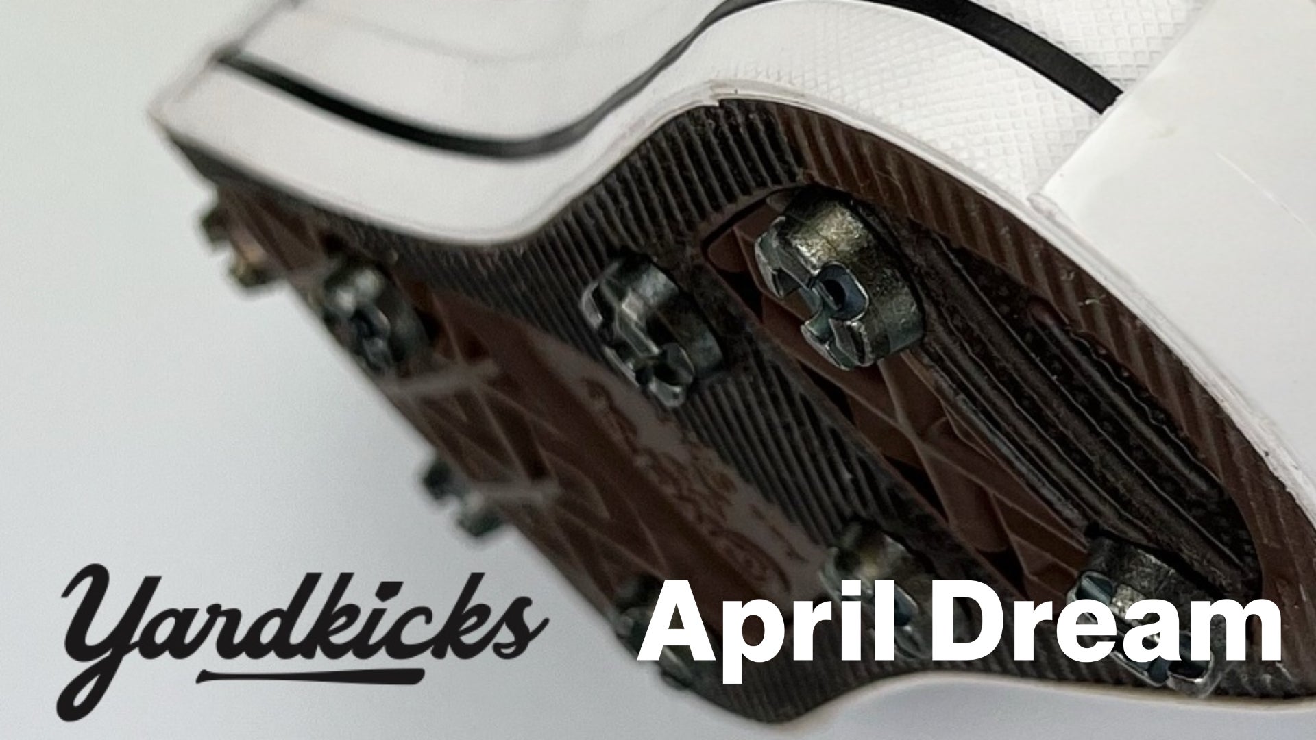 好きなスニーカーを“野球シューズ”に変身させるキット「Yardkicks（ヤードキックス）」｜世界で生まれた”ワクワク”が、日本上陸