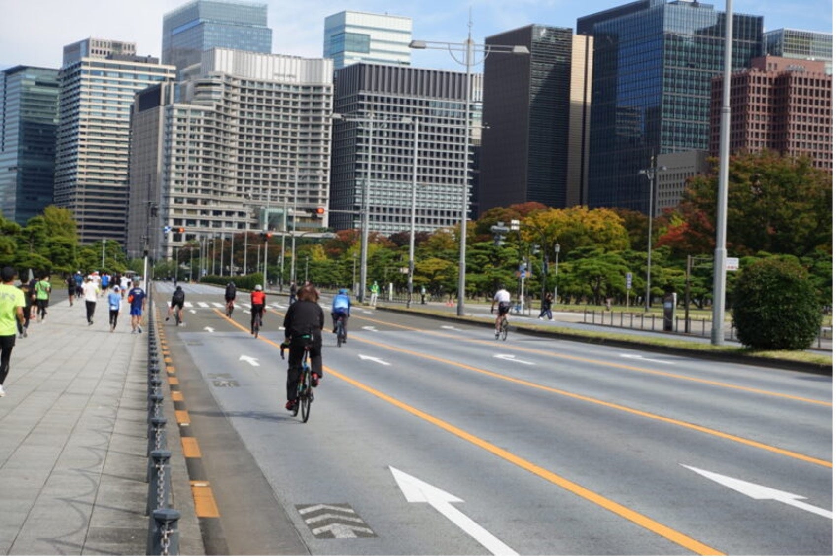 皇居外苑にて自転車産業振興協会が主催する パレスサイクリングにシナネンモビリティPLUSが協力 ～グループ会社シナネンサイクルと協力し、軽快車70台を提供～