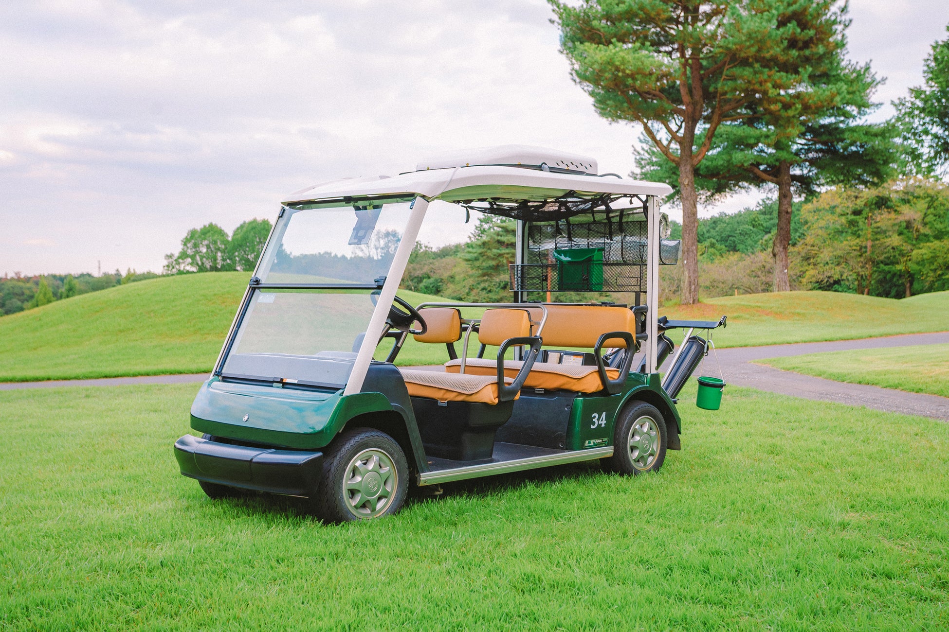 夏でも涼しく快適にラウンドを満喫　クーラーカート「全台導入」