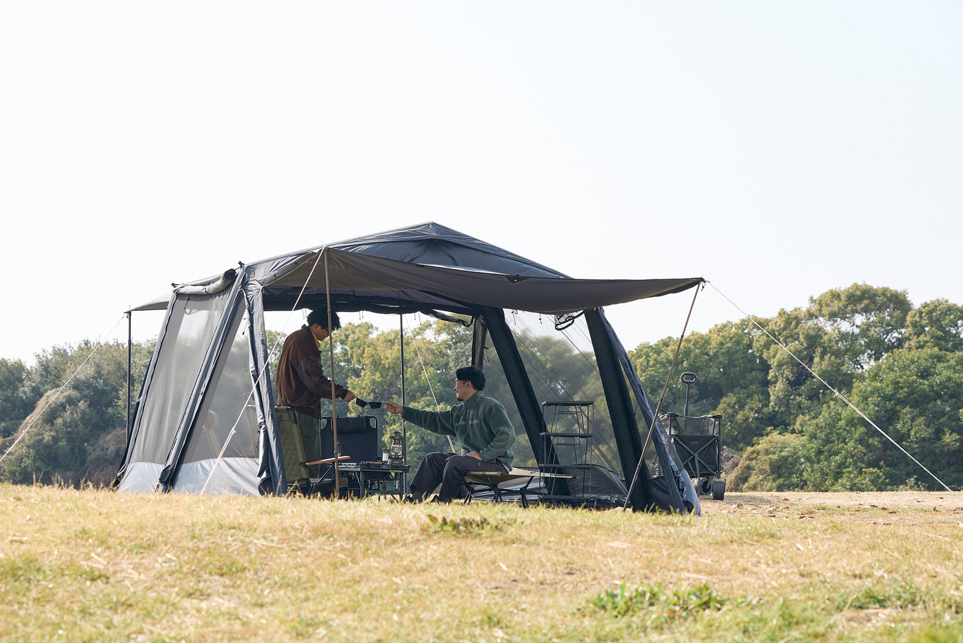 WAQ AIRシリーズの新型エアテント「AIR VISTA」を発売開始！