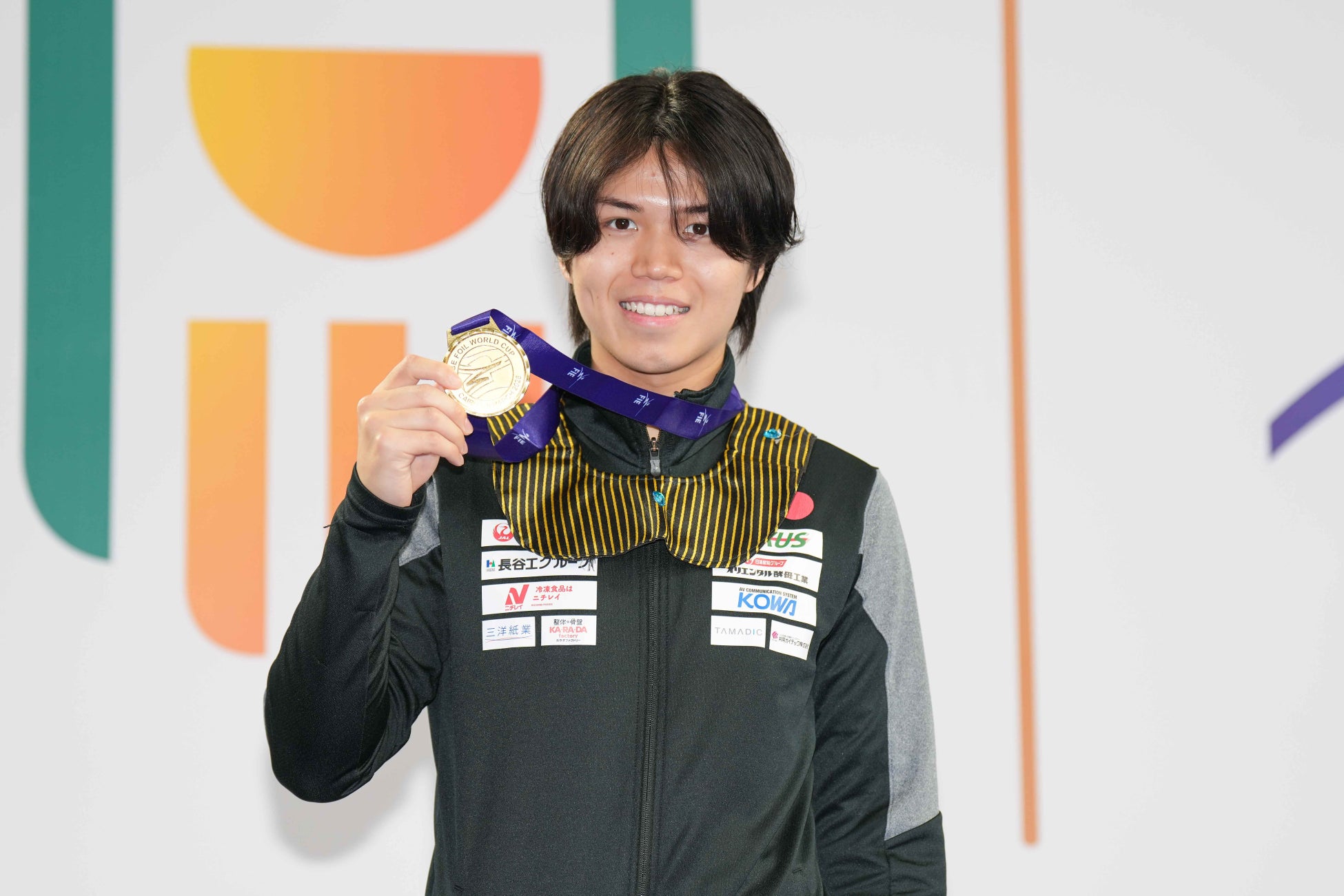 フェンシング　男子フルーレ・ワールドカップ個人戦で　　　　　　　飯村一輝選手が金メダル獲得！