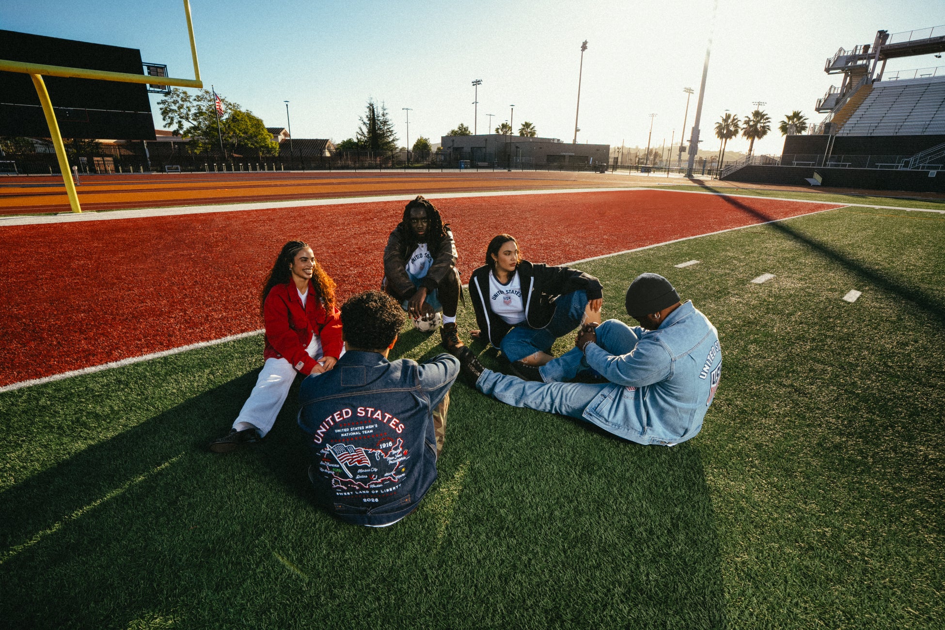 リーバイス®、U.S.サッカーとのコラボレーションコレクションを発表　USサッカー史上最大の舞台を前にローンチ