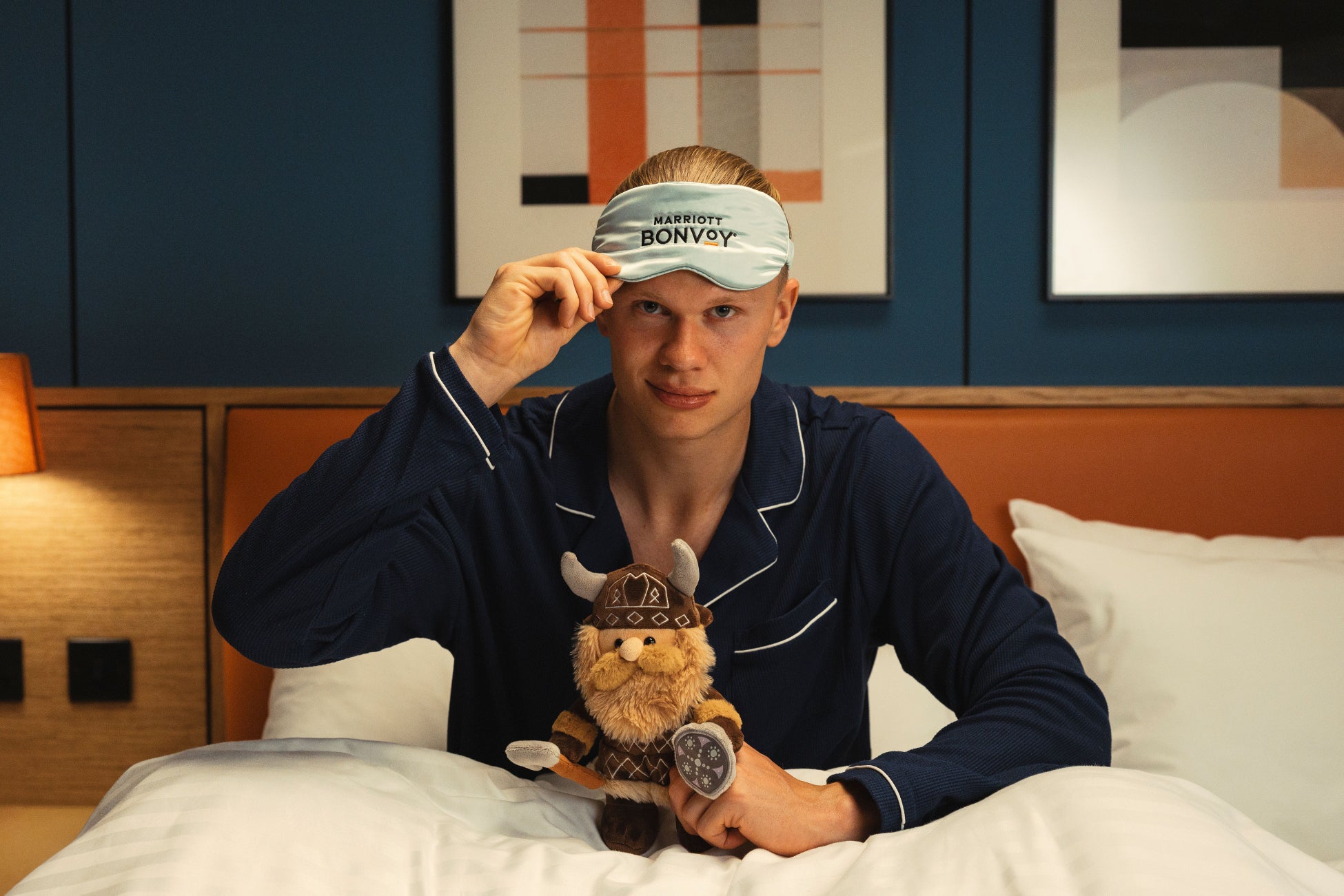 世界的サッカー選手アーリング・ハーランドとヴィニシウス・ジュニオール、FIFAワールドカップ2026に向けたMarriott BonvoyとVisaの新キャンペーンに登場