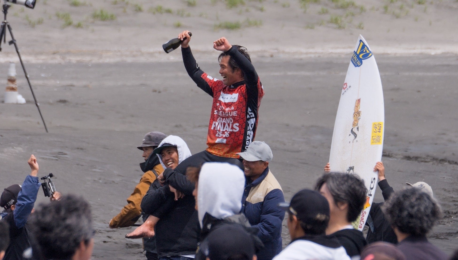 大原洋人がS.LEAGUE GRAND FINALS 一宮で優勝。LEUSアンバサダーとして地元の海で存在感を発揮