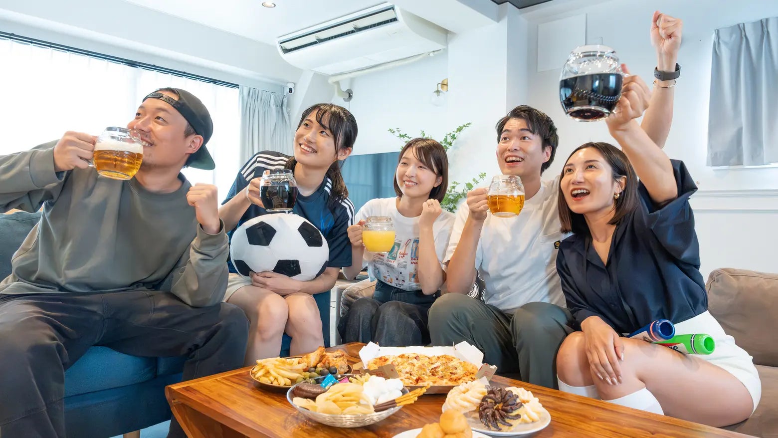 【もうすぐ日本代表戦】若年層のサッカー観戦利用が前月比3.6倍に急増。自宅でもスポーツバーでもない第三の観戦スタイルへ