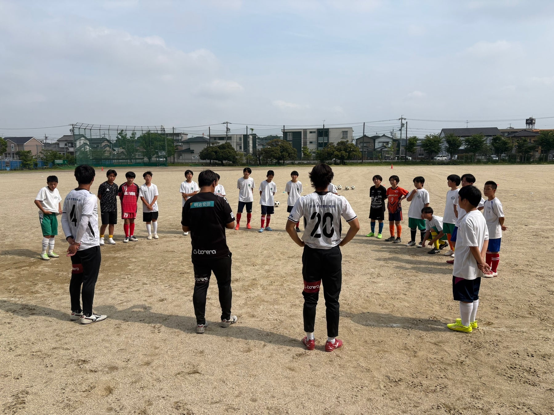 大府市の部活動地域移行に向けたサッカー教室を実施