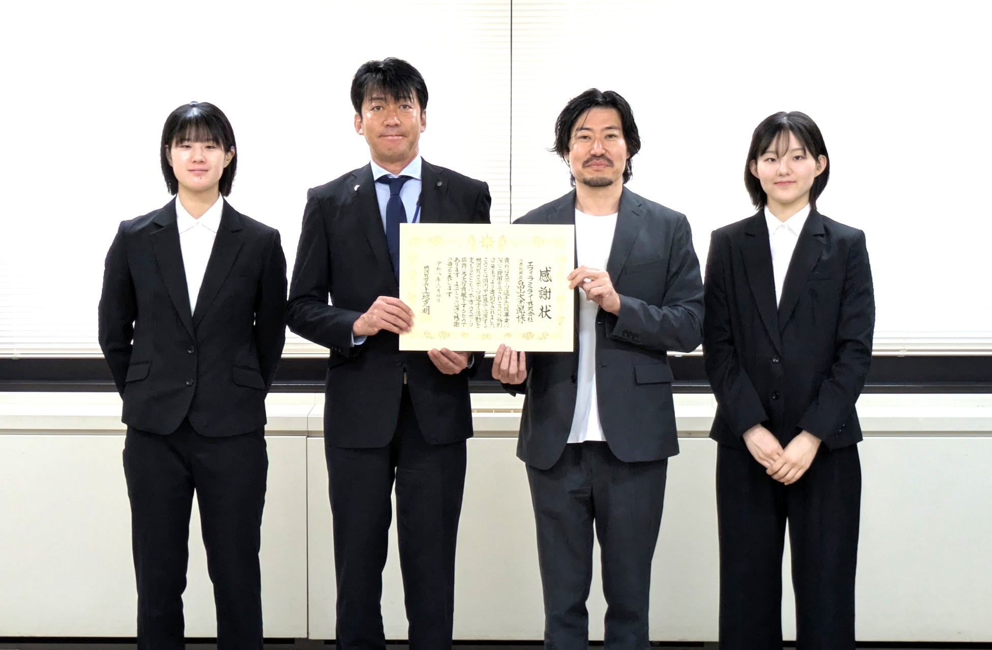 デフリンピック金メダリストの双子デフバスケ選手へ寄付