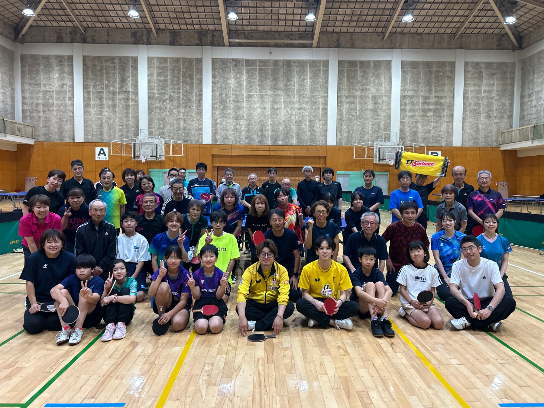 朝5時、お台場オフィスはスタジアムになる!?Roadグループ、ワールドカップ日本代表戦の社内パブリックビューイングを開催