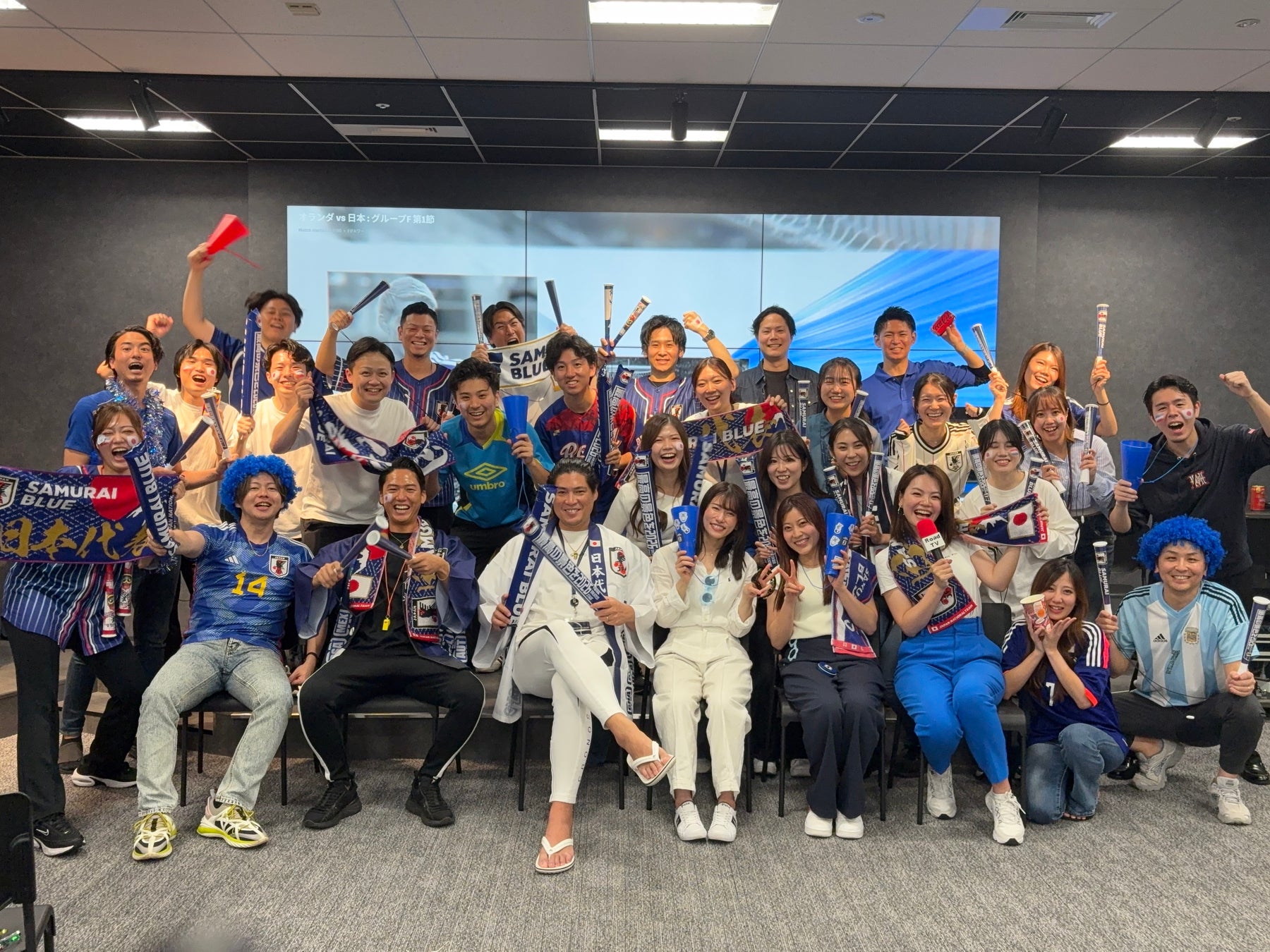 本田圭佑さん『ほぼ100％決勝トーナメント進出』を受け、Roadグループが決勝トーナメントも引き続き「イケイケどんどん」で全社観戦命令を発令！
