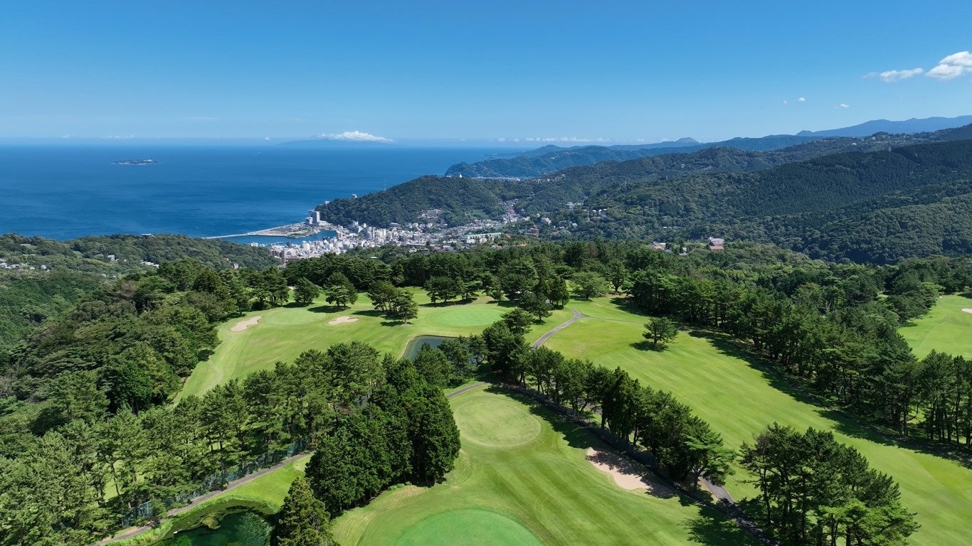 【川奈ホテルゴルフコース】絶景名門コースの一部を無料開放し「巨大芝生公園」に変身