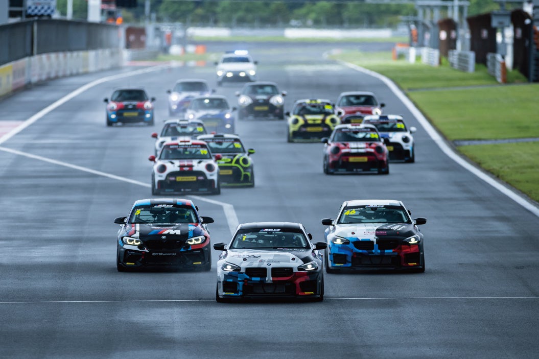 【開催レポート】スリップストリームから1コーナー勝負へ。BMW & MINI Racing 2026 RD.3、富士で繰り広げられた3クラスの接近戦