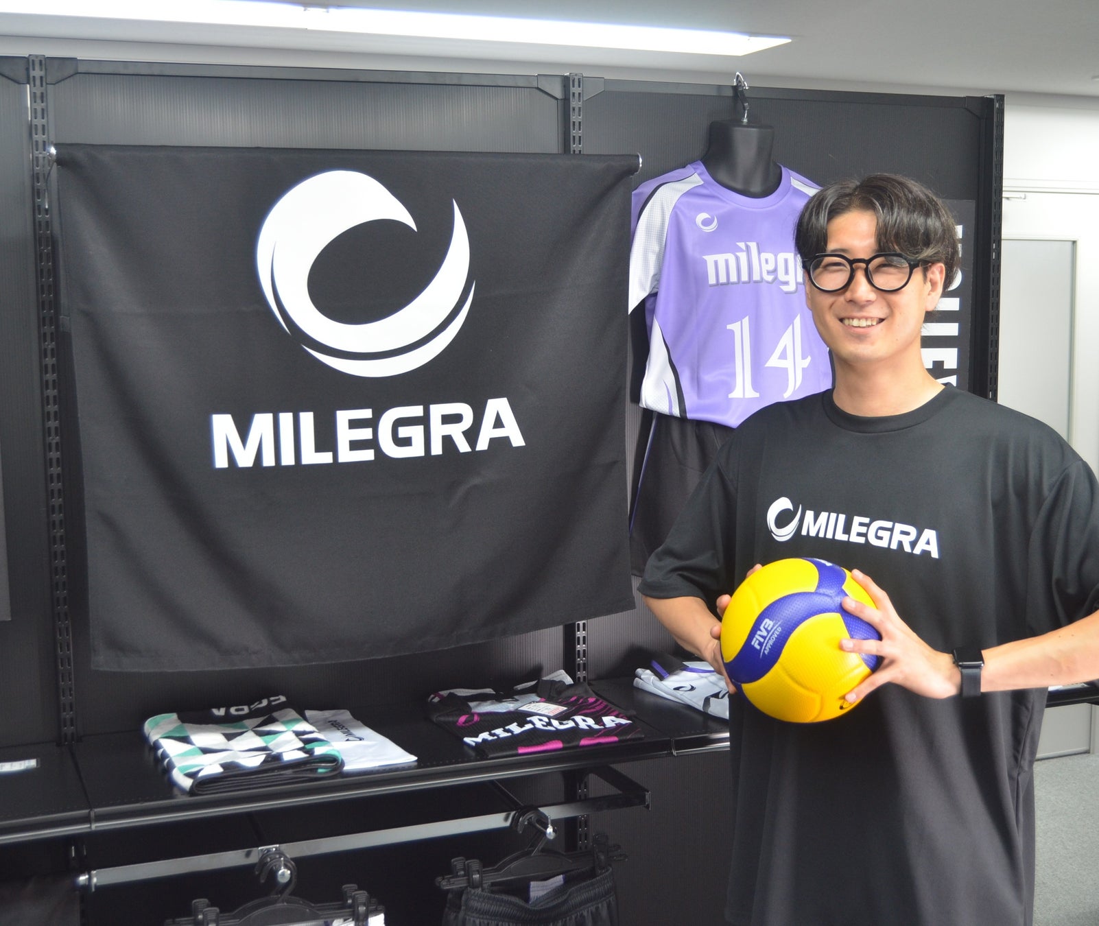 「MILEGRA」がバレーボールインフルエンサーのエグチとブランドアンバサダー契約を締結！