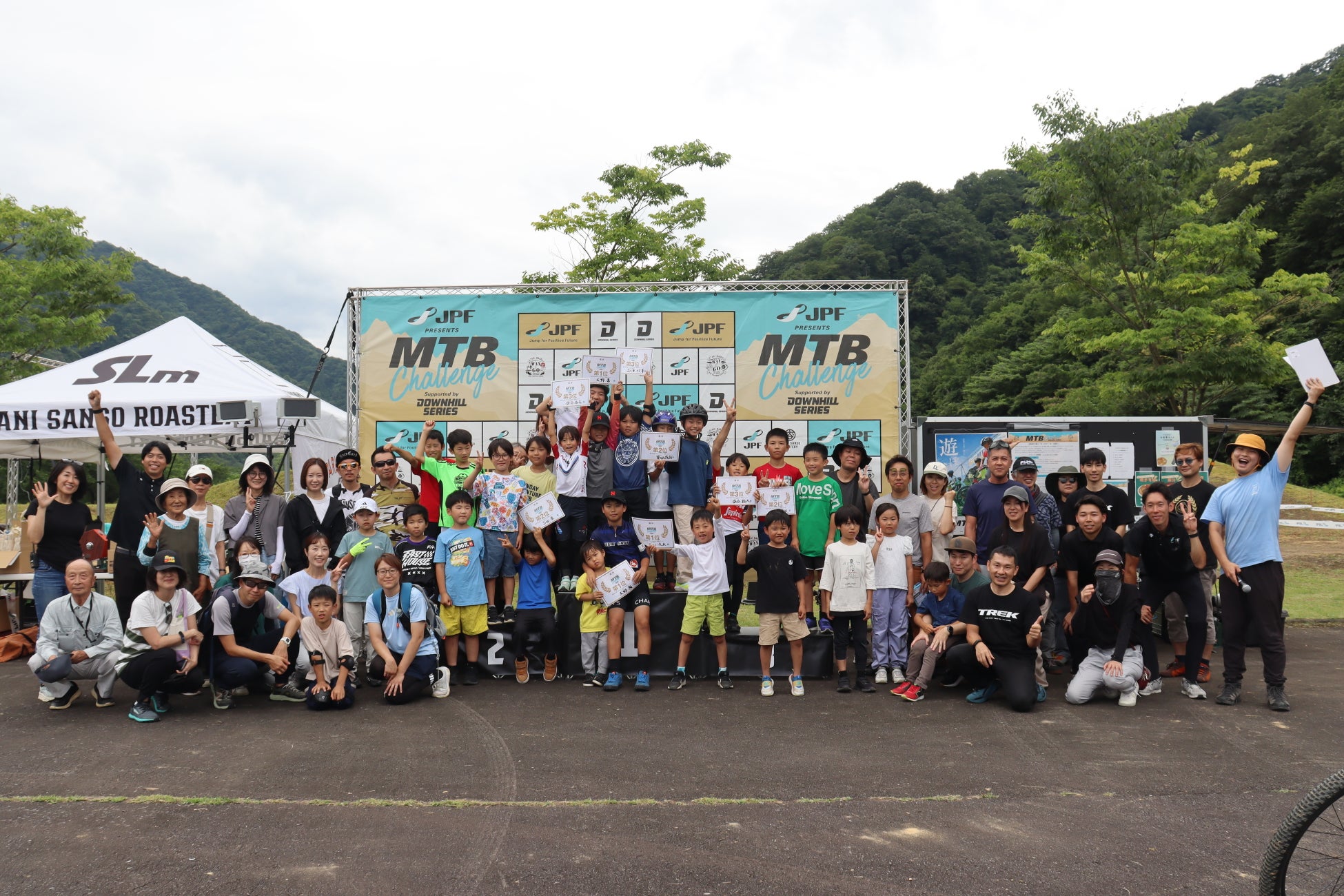 スポーツ中のメガネのズレ・落下を防ぐ新発想「”見えない”スポーツ用メガネフィッティング補助具『EarLock SPORTS』誕生」