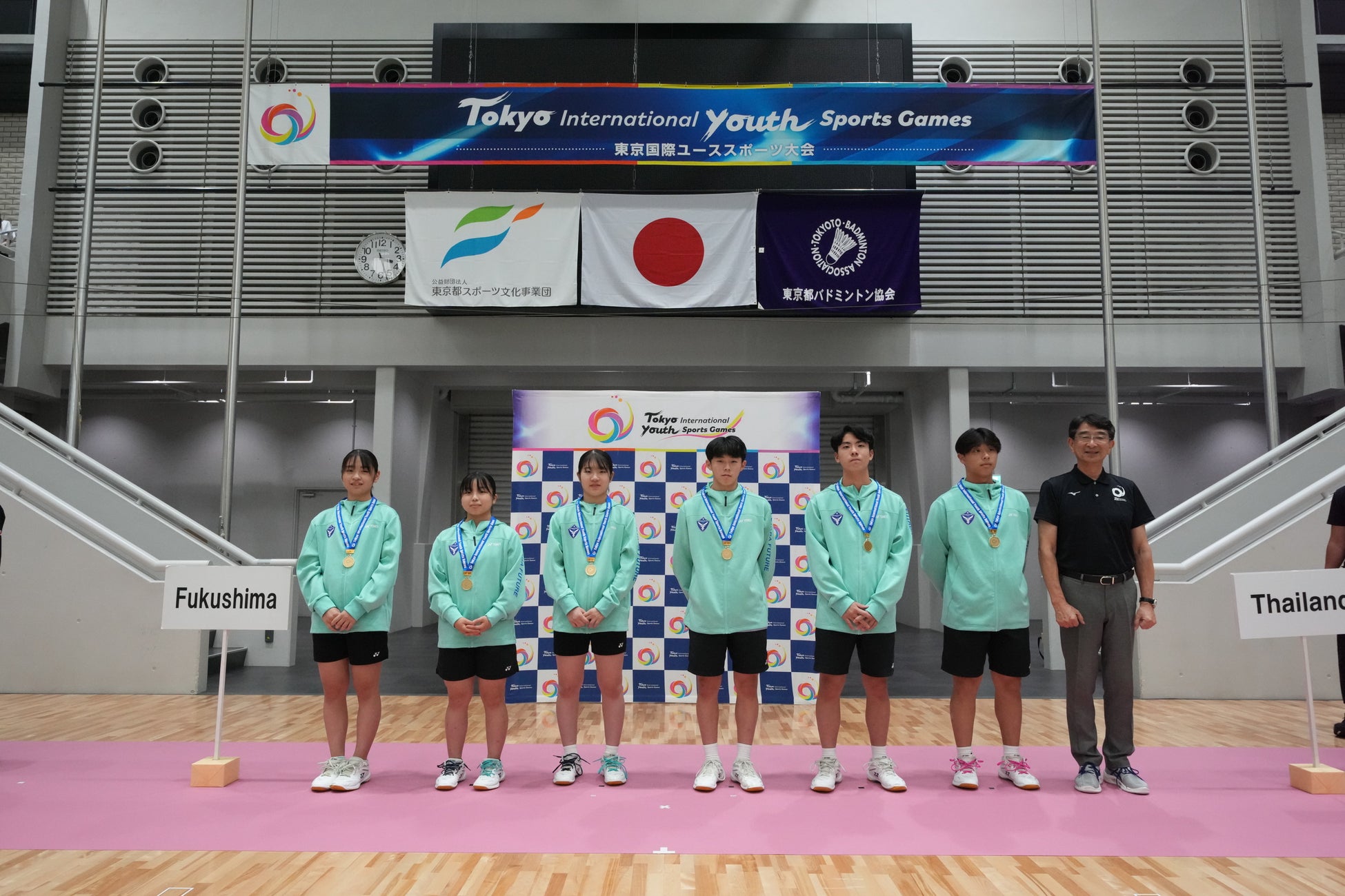 ぱーてぃーちゃん・信子がレースクイーン姿でママチャリ爆走！鈴鹿サーキットの高低差に悶絶「電チャでもキツい！」「本当これ電動！？」「弄ばれる信子」「いろいろ見えてる（笑）」名コースでの珍走に視聴者も爆笑